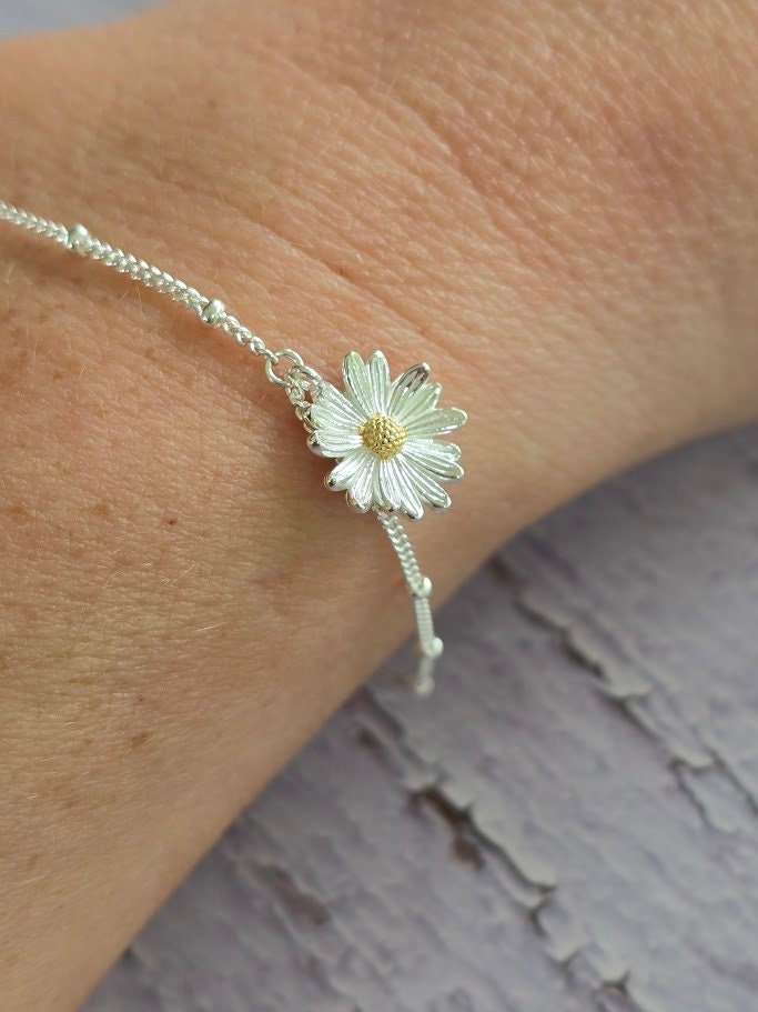 Daisy bracelet, sterling silver daisy bracelet, botanical design, nature inspired bracelet, April birth flower, sign of innocence.