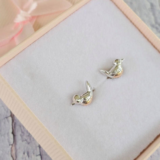 Silver Robin Earrings, Robin Earrings, Two Tone Jewellery, Christmas Present, Loved One Jewellery, Nature Inspired, Wildlife Jewellery.